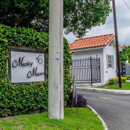 Finest Accommodation Marley Manor Apt # 513 Ground Floor 6 Marley Rd Kgn 6 Kingston Zewnętrze zdjęcie